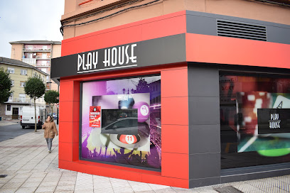 Salón Play House Tenderina, Lugones